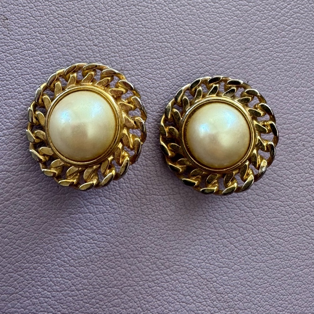 Elegant Gold and Cream Earrings